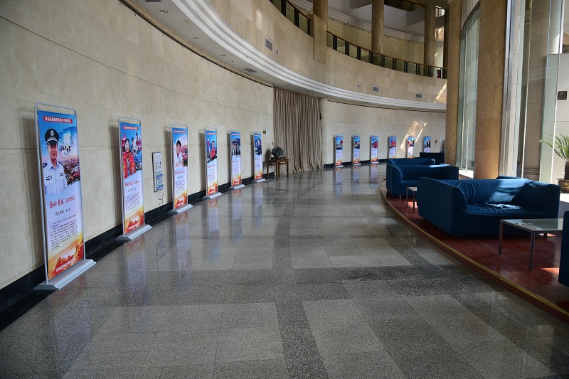 模范专题展.JPG