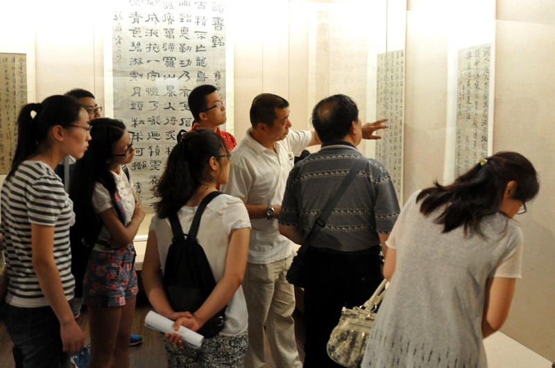 01专家解读《馆藏明清书画艺术精品系列展》.jpg