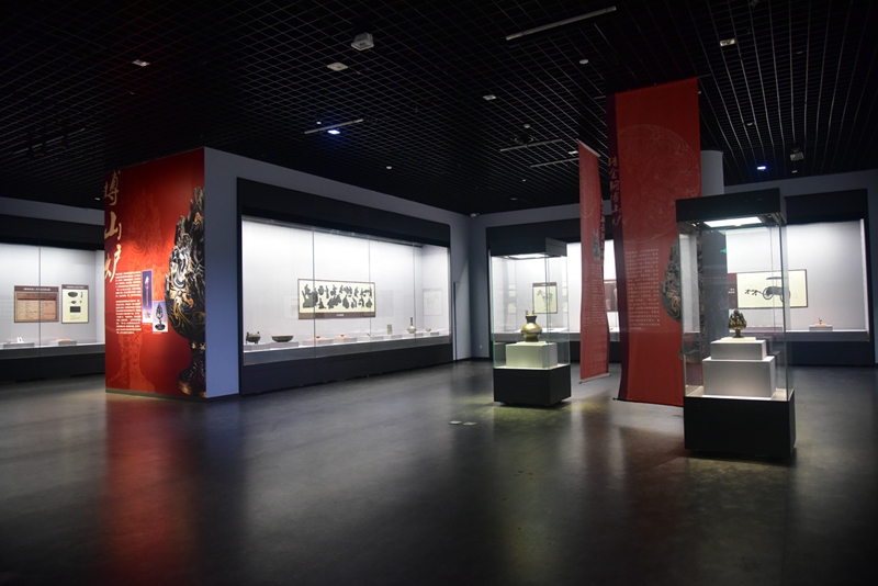举办“冀地汉风——河北博物院藏汉代文物展”.jpg