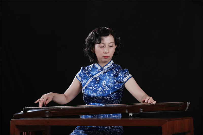 张薇.jpg