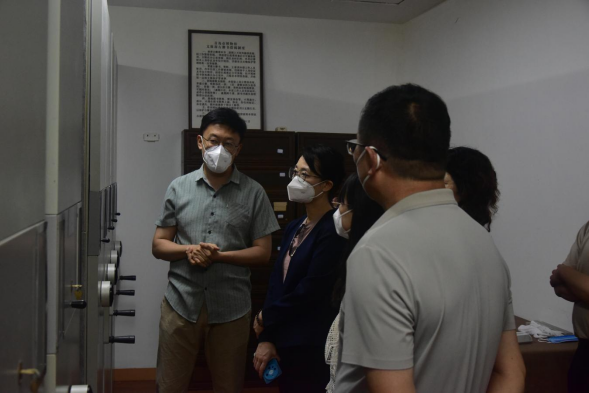 国家文物局考古司副司长张凌莅临青岛市博物馆调研435.png