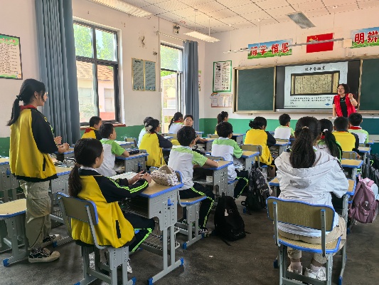 1761634673491000.jpg 2025.6.20“书韵传情,五进随行” ——捐书助学共筑文明之桥_副本.jpg