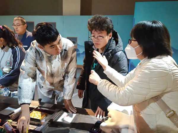 1766300292156386.jpg 33 - 01.jpg