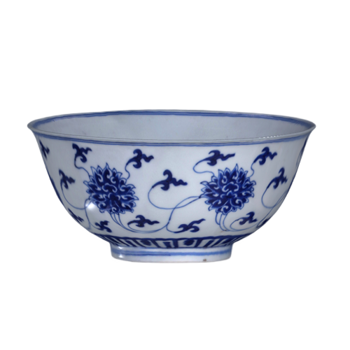 青花缠枝莲花纹碗